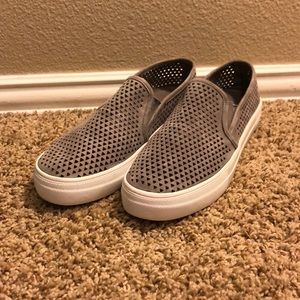 Steve Madden slip-ons